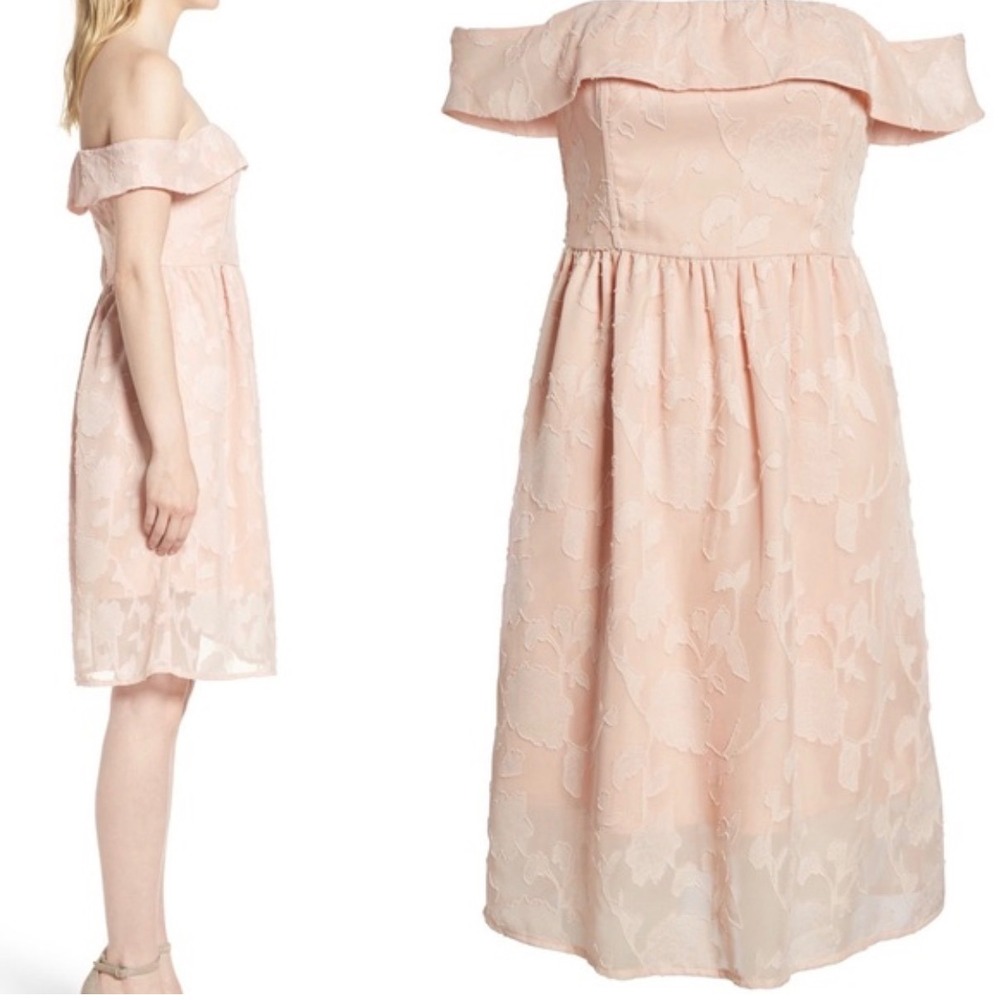 H22 Cupcakes and Cashmere Blush Pink Floral Jacquard Off Shoulder Dress Size 4‎